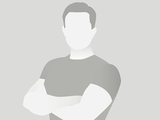 Grafische Darstellung eines Mannes mit verschränkten Armen, Gesicht und Details in grauer Silhouette.