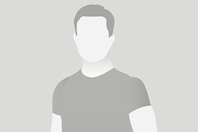 Schematische Darstellung eines m&auml;nnlichen K&ouml;rpers ohne Gesichtsausdruck, auf grauem Hintergrund.